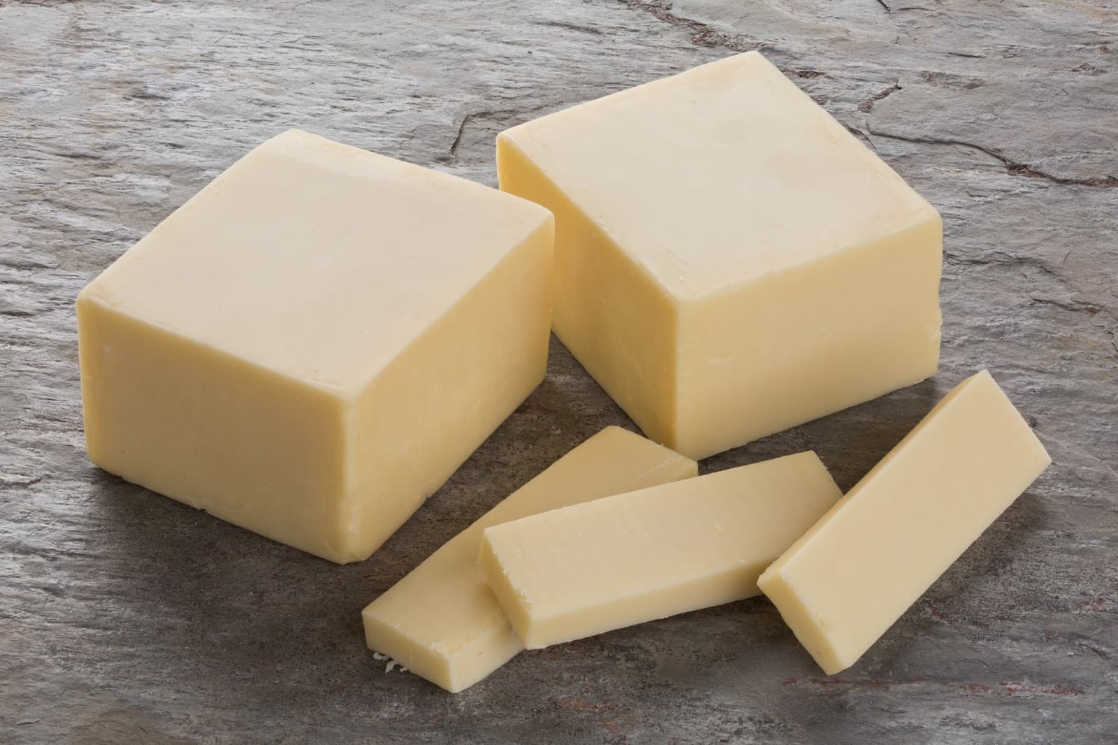 Сыр Чеддер Wyke’s Extra Mature, 200 г